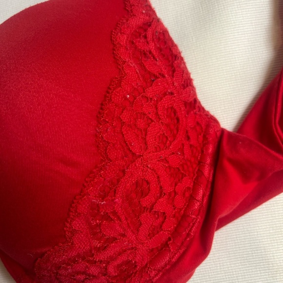 Victoria's Secret Red Underwire T-Shirt Bra - Picture 4 of 8